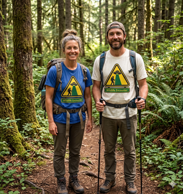 Wildlife Encounter Funny Alien Abduction Hiking T-Shirt – UFO Warning Sign Outdoor Gift for Hikers and Campers